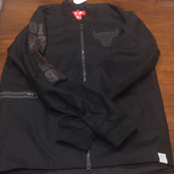 bulls nike jacket